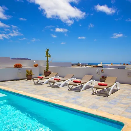 Playa Blanca Villa Sleeps 8 With Pool * Playa Blanca (Lanzarote)