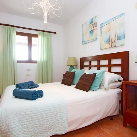 Playa Blanca Villa Sleeps 8 With Pool Villa *